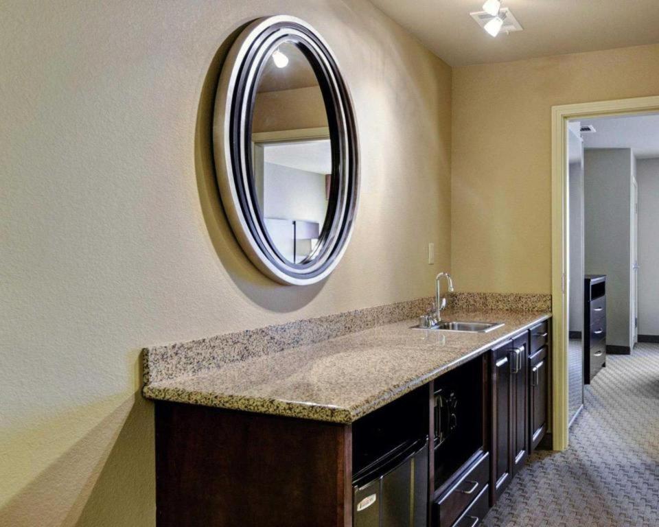 Comfort Suites Near Hot Springs Park Extérieur photo